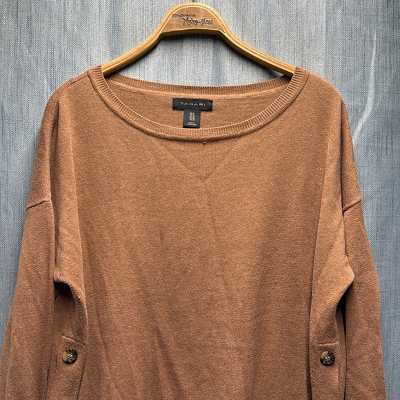 Tahari long sleeve sweater size 1X - Picture 3 of 7
